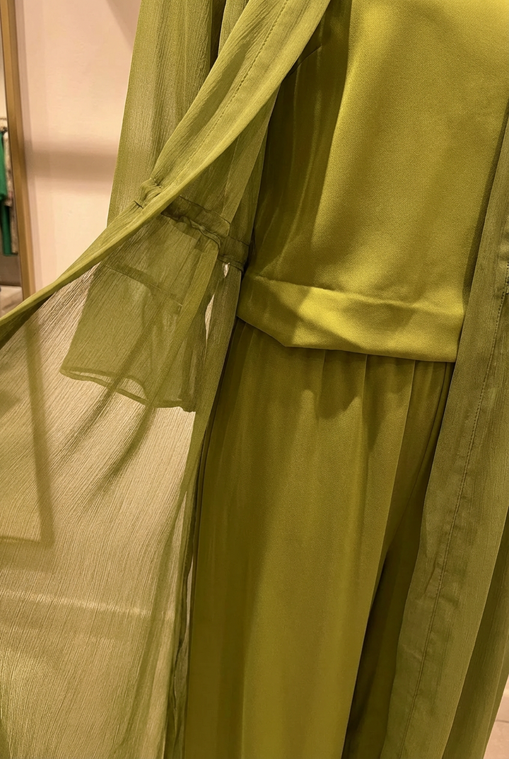 Lindsy - Elegant Comfortable Three Piece Set