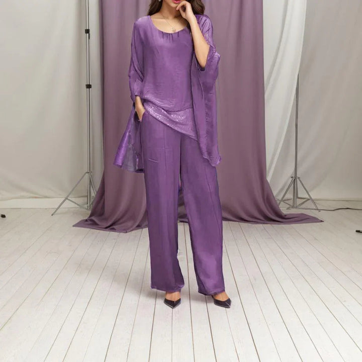 Lumina™ Set with Flowing Fit and Shiny Details